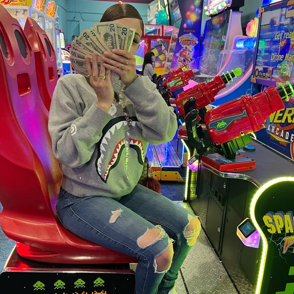 Meet your Posher, Vaeh - Picture 1 of 1